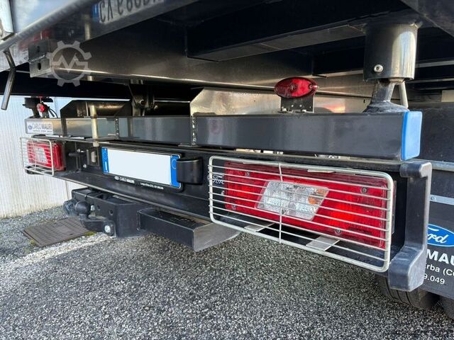 Transporter mit Kipper Ford Transit 350 Ribaltabile con Gancio Traino