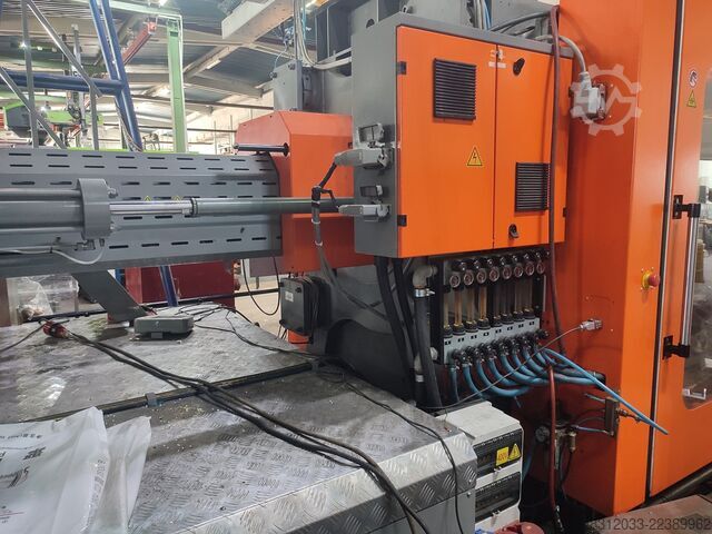 Injection molding machine CHEN HSONG JM800-MK6
