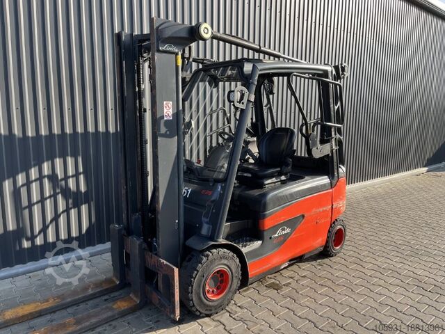 Elektro 4 Rad-Stapler Linde E25