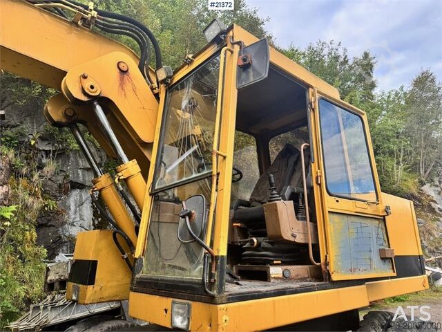 Wheel excavator Caterpillar 212B