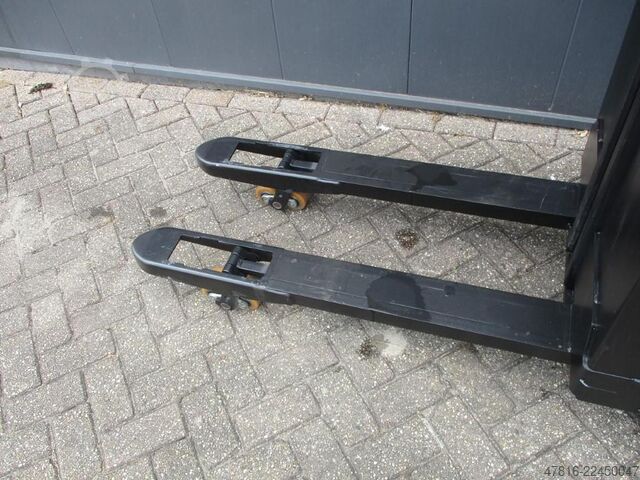 High lifting pallet truck BT SWE 080L