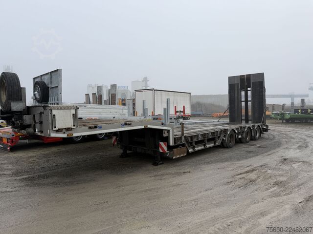 Low loader semitrailer Humbaur HTS30  3 Achs Satteltieflader mit Radmulden