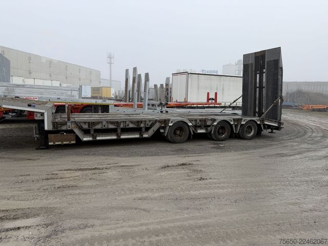 Low loader semitrailer Humbaur HTS30  3 Achs Satteltieflader mit Radmulden