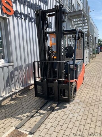 Electric 4-wheel forklift Toyota 8FBMT35