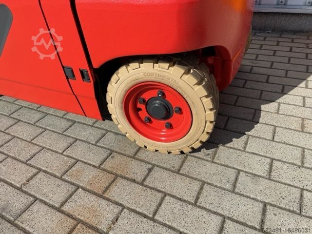 Elektro 4 Rad-Stapler Linde E 20 PH - 02