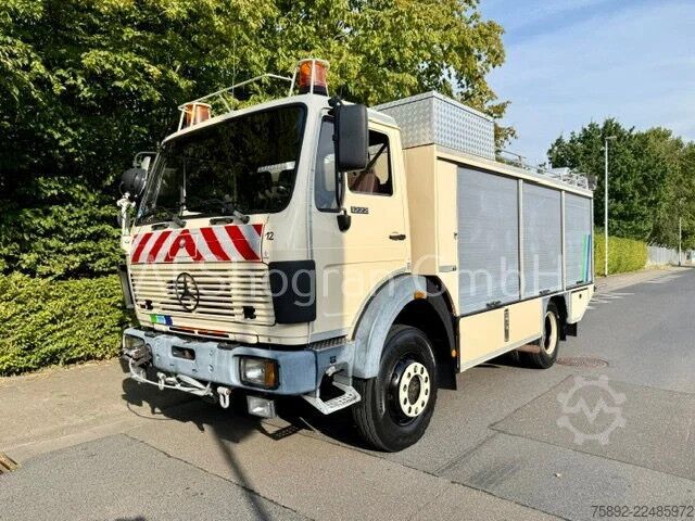 Löschfahrzeug Mercedes-Benz SK 1222 V6 / 4x4 / Seilwinde / 35.000Tkm