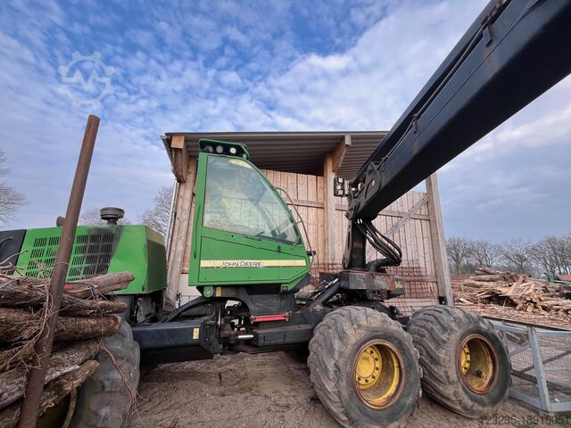 Forstfahrzeuge John Deere 1270 D