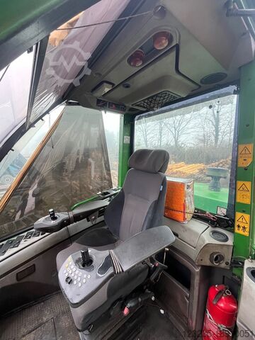 Forstfahrzeuge John Deere 1270 D