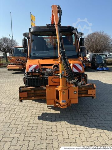Agricultural machine Mercedes-Benz Unimog U 318