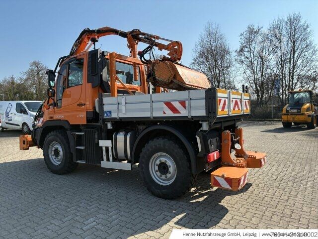 Agricultural machine Mercedes-Benz Unimog U 318