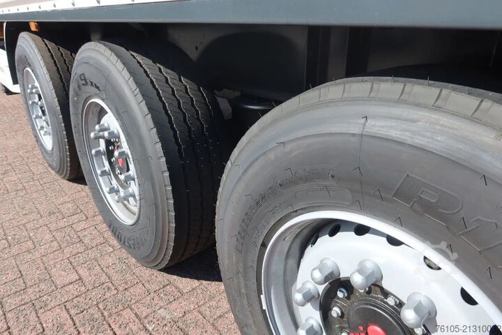 Box body Wielton 3 Asser. Gesloten met Dhollandia klep 2500 kg L...