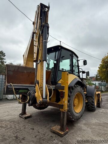 Backhoe loader CATERPILLAR 434 Baujahr 2022 2700 Stunden