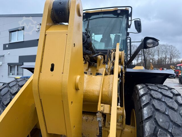 Loader Caterpillar 950M Radlader Klima Kamera SW Waage