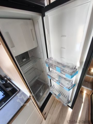 Teilintegriertes Wohnmobil HOBBY C 680 GE Journey Automatik / Rahmenfensster,ACC