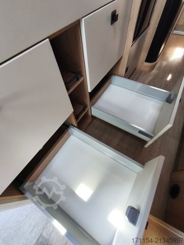 Teilintegriertes Wohnmobil HOBBY C 680 GE Journey Automatik / Rahmenfensster,ACC