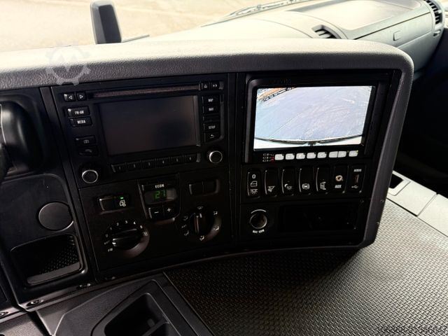 Kühlkoffer-LKW SCANIA P250 4x2 Carrier Supra 950 mt. 8,7 m Box