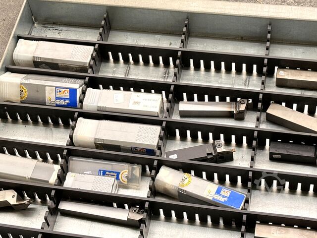 Lot of turning tools nan nan