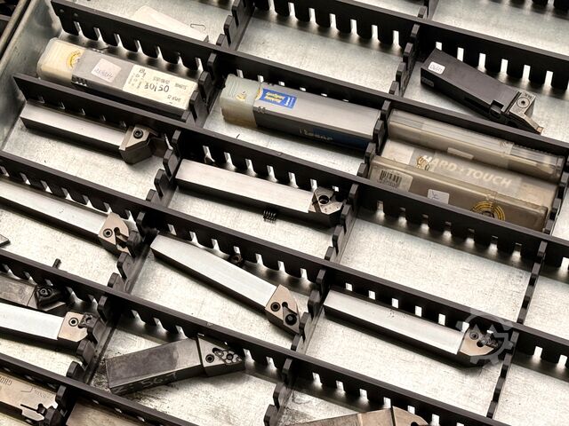 Lot of turning tools nan nan