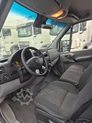Box truck Mercedes-Benz SPRINTER 516 CDI