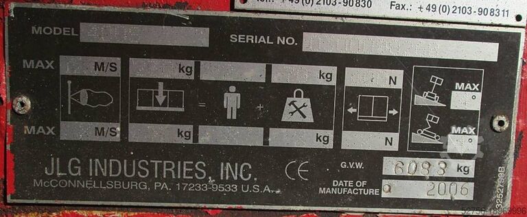 Telescopic boom lift JLG 400 S