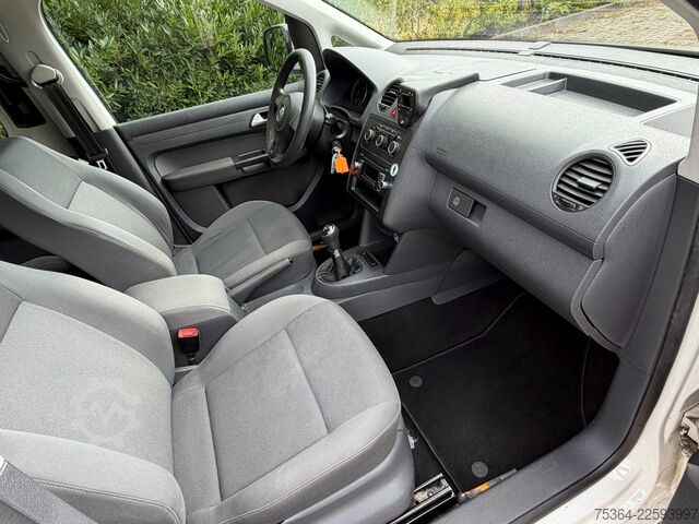 Kleinbus VW Caddy Maxi 1.6 Tdi 5 Sitze Rollstuhlrampe Klima