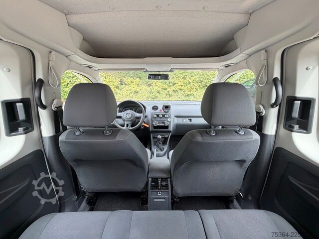 Kleinbus VW Caddy Maxi 1.6 Tdi 5 Sitze Rollstuhlrampe Klima