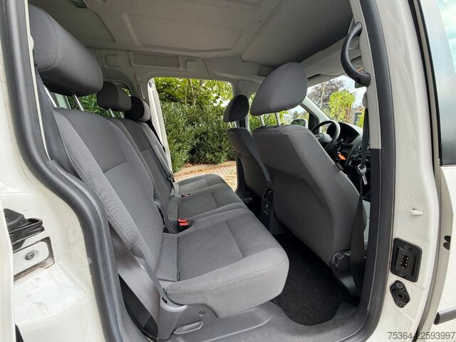 Kleinbus VW Caddy Maxi 1.6 Tdi 5 Sitze Rollstuhlrampe Klima
