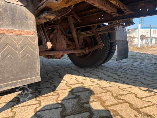 Curtain sider van MERCEDES-BENZ 814 Blatt-Blatt 6 Zylinder