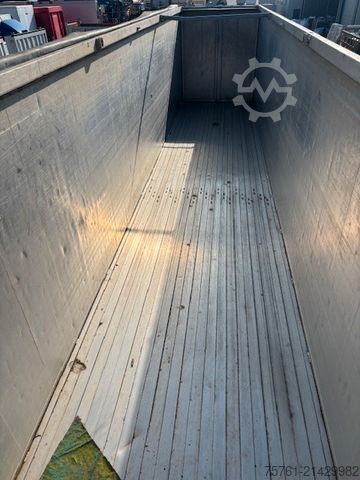 Walking floor semitrailer KRAKER CF 200  92 cbm