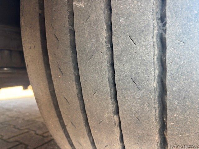 Walking floor semitrailer KRAKER CF 200  92 cbm