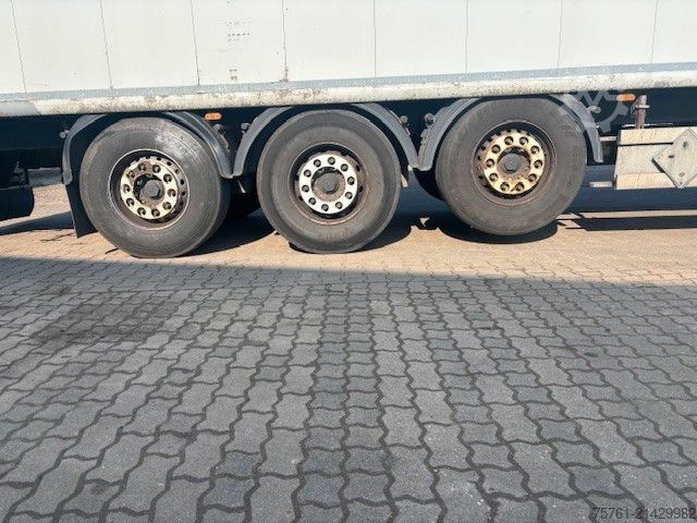 Walking floor semitrailer KRAKER CF 200  92 cbm