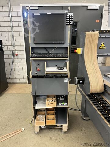 CNC-Bearbeitung  Holzfraese Speed 2513