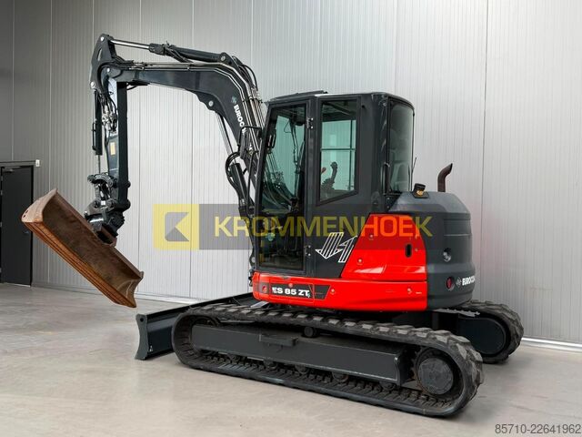 Midi-Bagger Eurocomach ES 85 ZT Powertilt