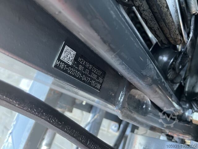 Electric 3-wheel forklift Linde E16-02