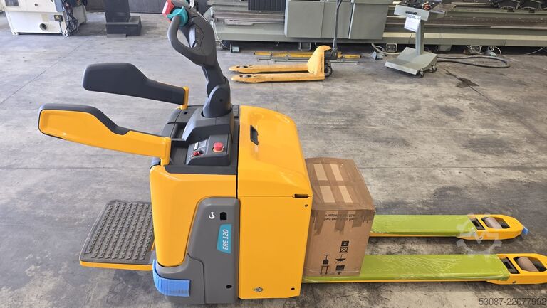 Automatischer Hubwagen Jungheinrich ERE 120