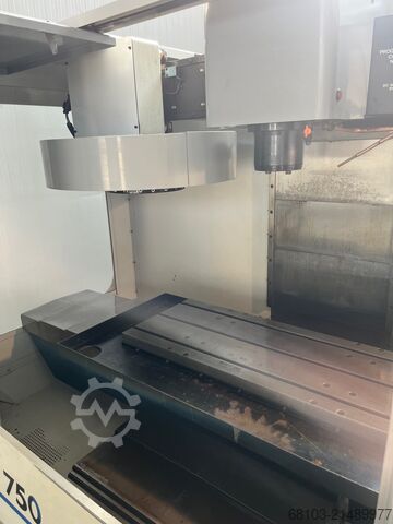 Vertikales Bearbeitungszentrum MIKRON VCE 750