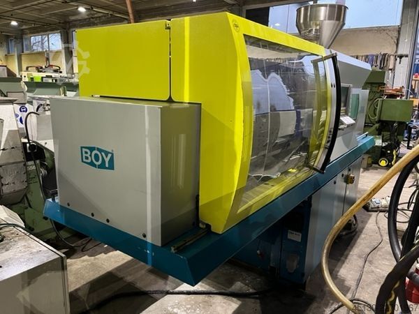 Injection molding machine Boy 90 M
