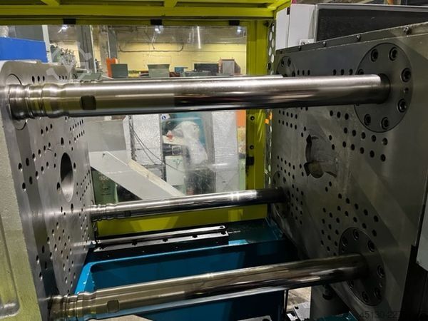 Injection molding machine Boy 90 M