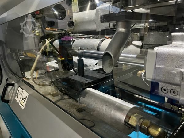 Injection molding machine Boy 90 M