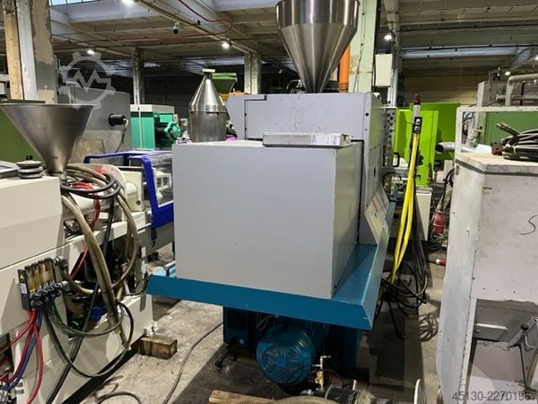 Injection molding machine Boy 90 M
