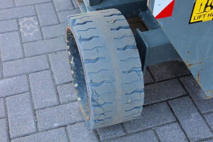 Scherenhebebühne Holland Lift Ecostar HL-11812 Electric, 14m Working Height, 300