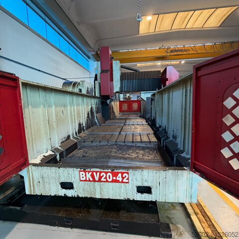 Vertikales Bearbeitungszentrum KENT BKV20-42