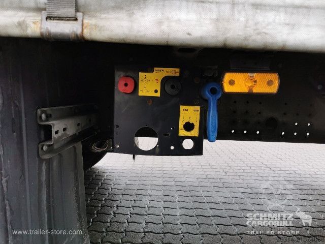 Auflieger mit Pritsche & Plane Schmitz Cargobull Curtainsider Mega Getränke