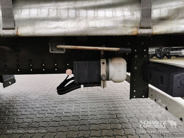 Auflieger mit Pritsche & Plane Schmitz Cargobull Curtainsider Mega Getränke