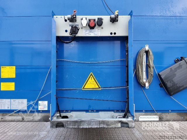Auflieger mit Pritsche & Plane Schmitz Cargobull Curtainsider Standard Getränke