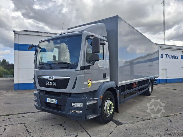 Box truck MAN TGM 18-290 BL  - E6 - RIDEAU A DROITE