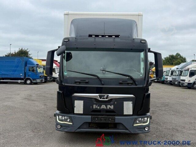 Box truck MAN TGL 12.250 Koffer 7.20m Ladebordwand1.5t. 1.Hand