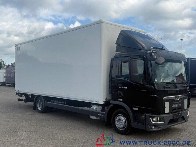 Box truck MAN TGL 12.250 Koffer 7.20m Ladebordwand1.5t. 1.Hand