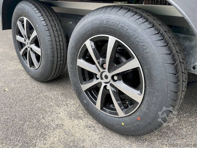 Box trailer Variant 2017 C3 EDITION 302X168X188CM 2000KG KOFFERANHÄNGER