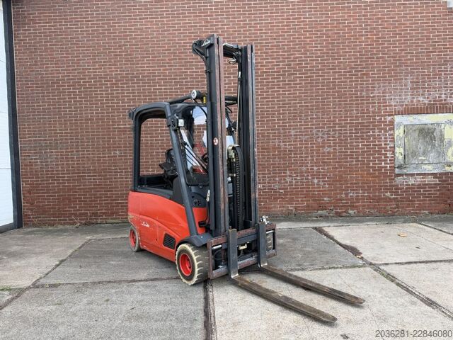 Electric 4-wheel forklift Linde E20PHL-00